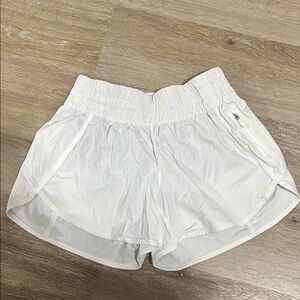 Lululemon track that high-rise short 3” inseam lined